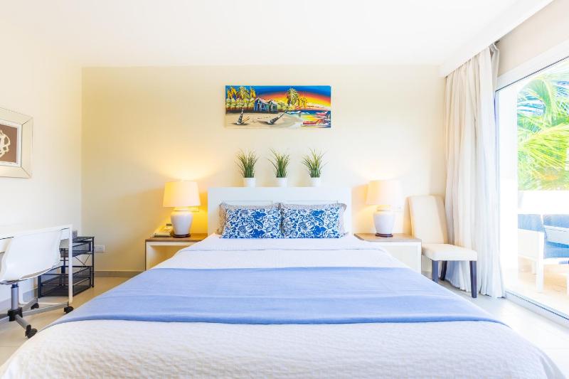 Iberostate 2BR Apartment - BBQ Terrace Lake & Golf Views Beach Club Access - image 22
