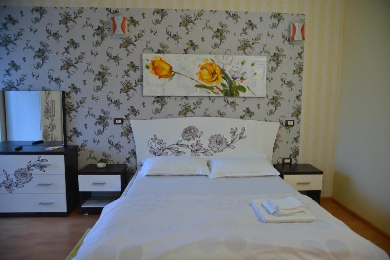 Standard Double Room image 2
