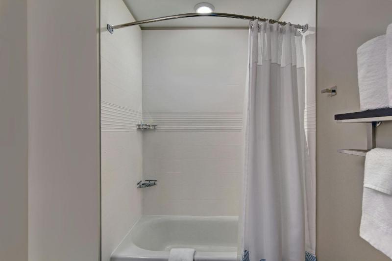 TownePlace Suites by Marriott Jacksonville East - image 33