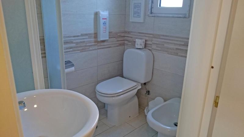 Double Room with Private Bathroom image 3