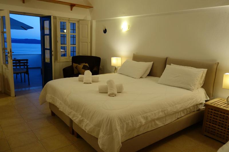 Top Oia - image 14