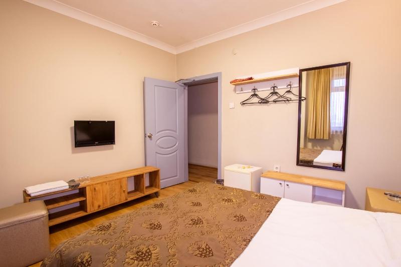 Tac Hotel - image 15