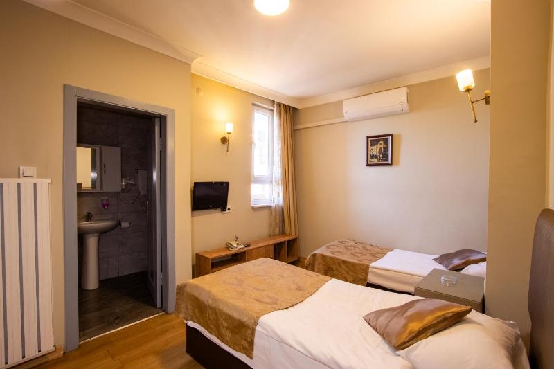 Tac Hotel - image 5