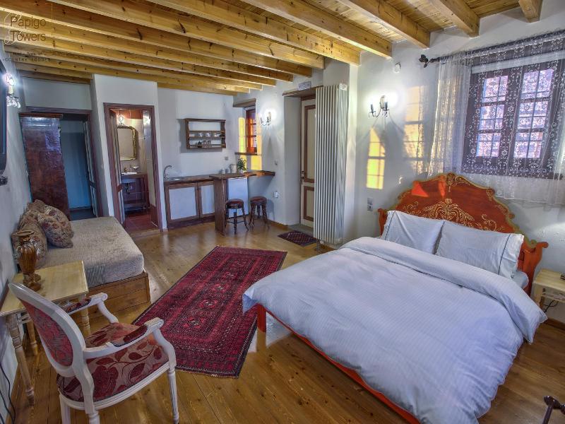 Superior Double Room image 4