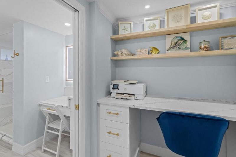 Lighthouse Point 121 - image 7