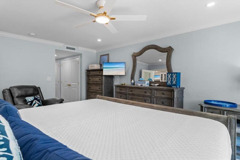 Lighthouse Point 121 - image 20