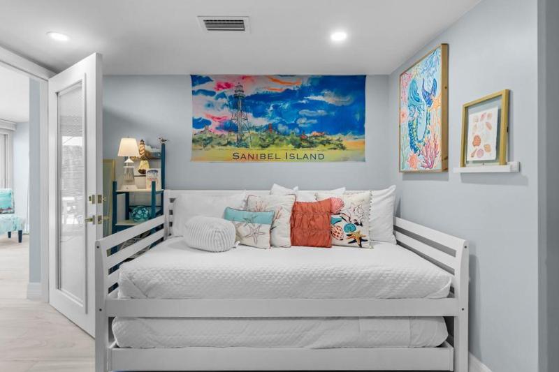 Lighthouse Point 121 - image 47