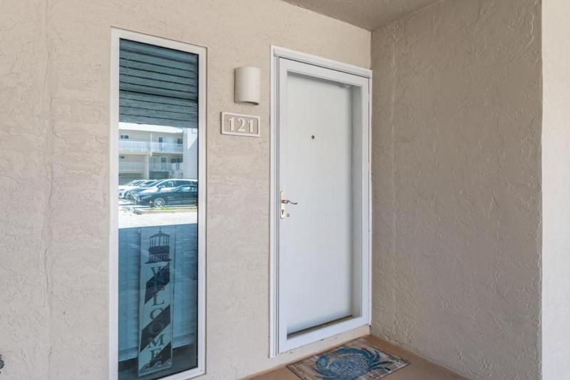 Lighthouse Point 121 - image 8