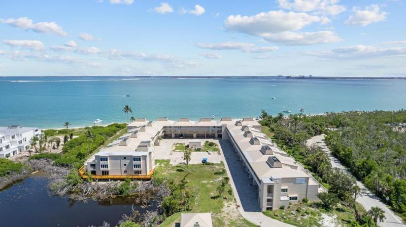 Lighthouse Point 121 - image 4