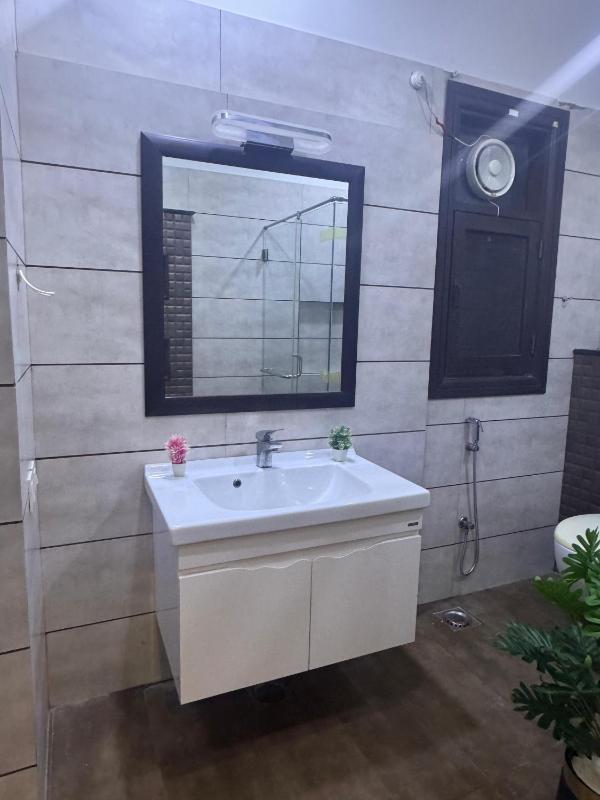 Luxurious Home DHA - image 14