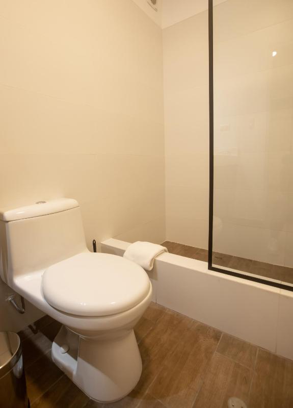 Luxury 2BR in Miraflores near Malecón with parking - image 14