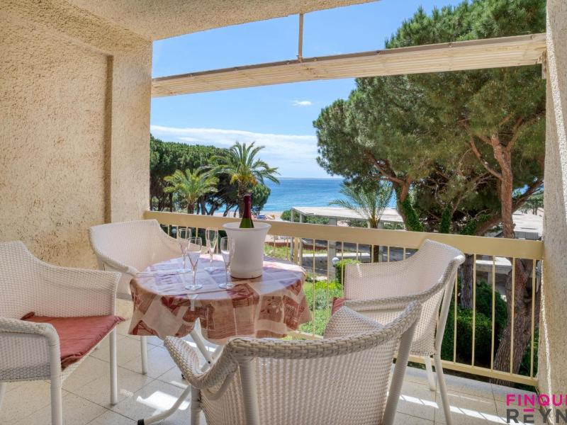 Apartamento con vista al mar en Platja d'Aro acceso directo a la playa - ES-298-35 - image 1