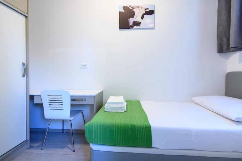 Two-Bedroom Duplex Apartment with Terrace and Balcony image 3