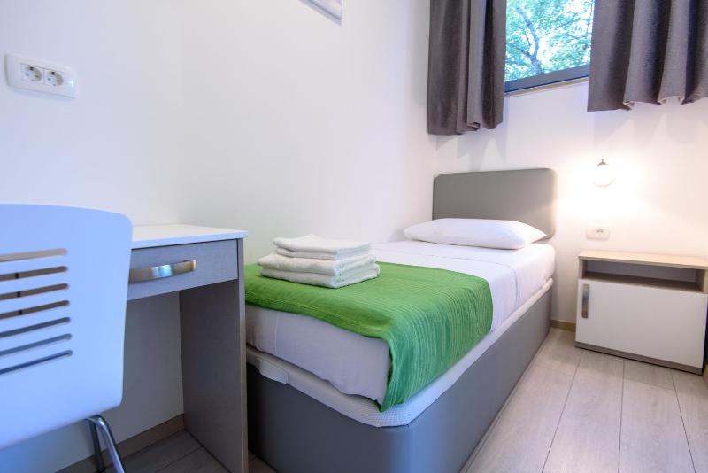 Two-Bedroom Duplex Apartment with Terrace and Balcony image 4