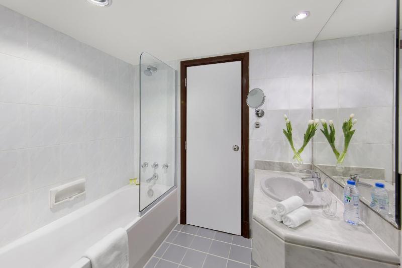 Superior Twin Room image 1