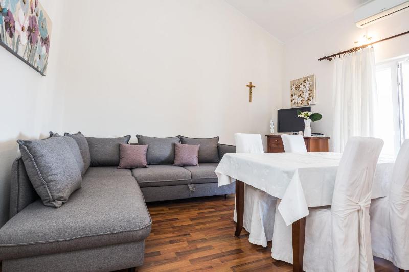 Apartments Medanic - image 7