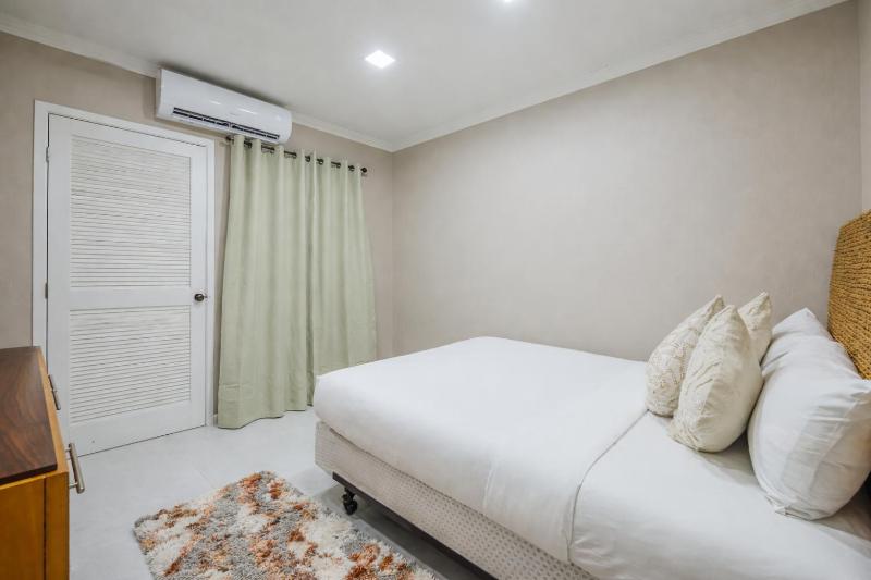 Pet-Friendly 5BR Aruba Villa with pool Sleeps 10 - image 13