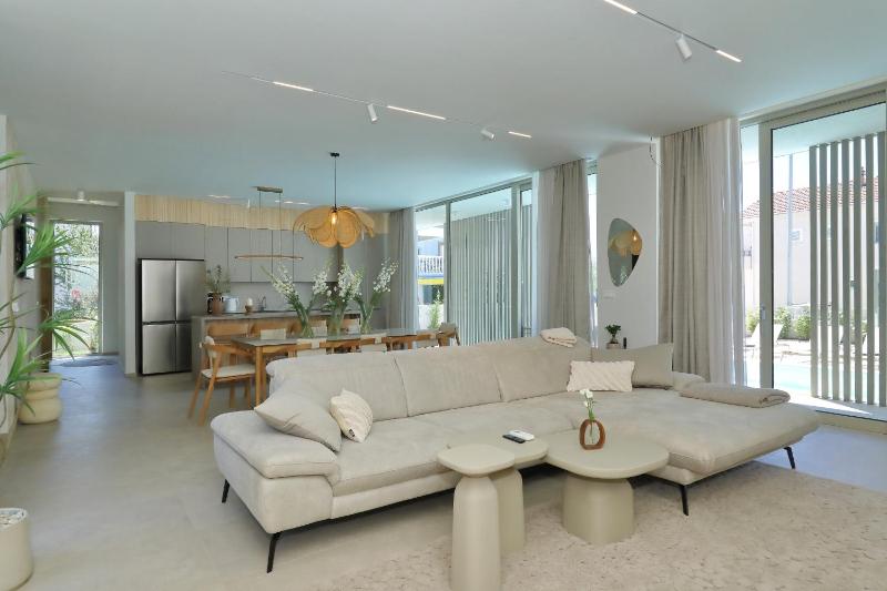 Luxury villa La Casa with heated pool and sauna - image 25