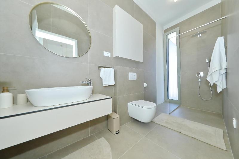 Luxury villa La Casa with heated pool and sauna - image 6