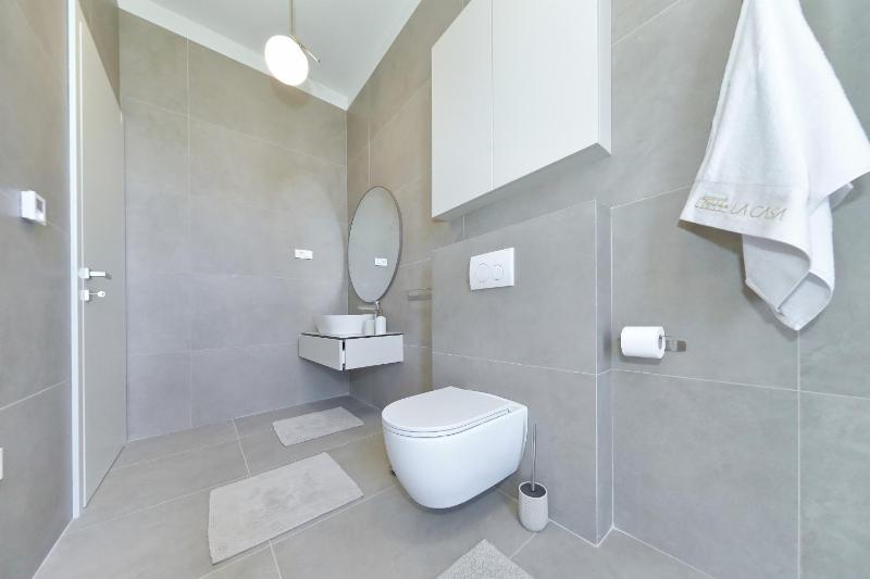 Luxury villa La Casa with heated pool and sauna - image 45