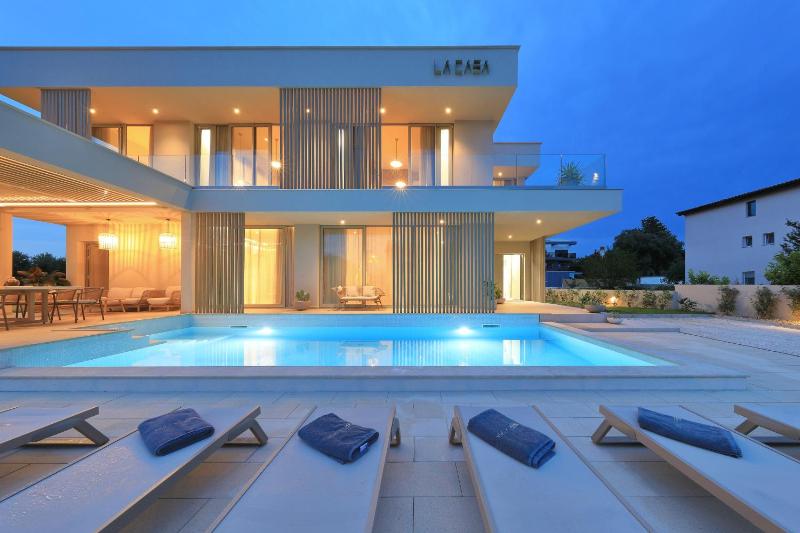 Luxury villa La Casa with heated pool and sauna - image 4