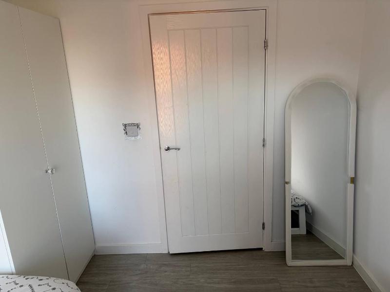 Pristine  Cozy 3 bed 2 bath apartment in a great location - image 11