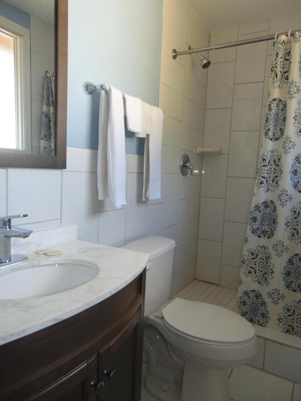 Large Double Room image 3