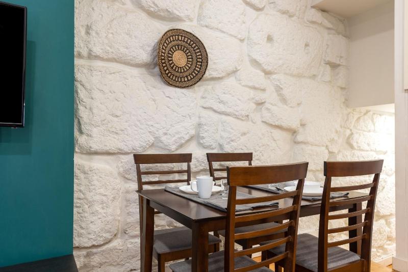 BmyGuest - Patio de Santa Catarina Apartment - image 43