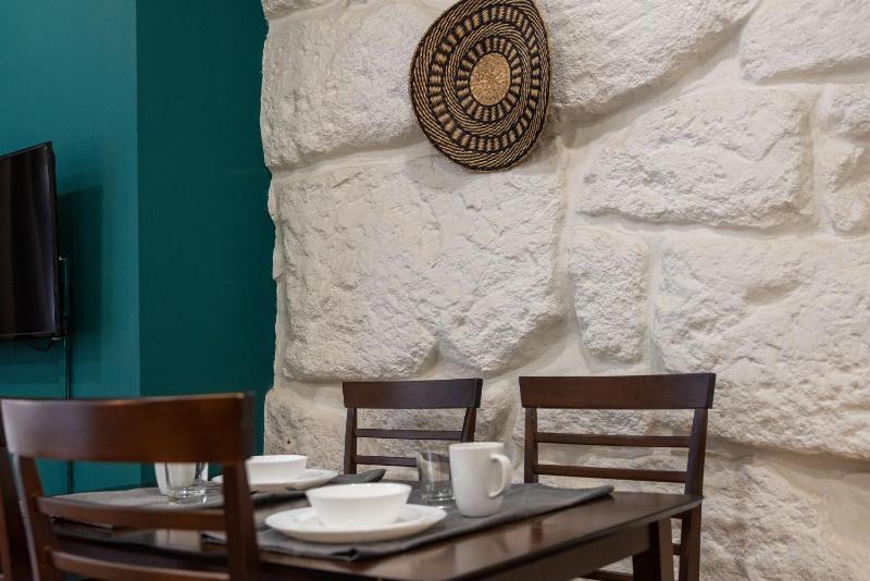 BmyGuest - Patio de Santa Catarina Apartment - image 29