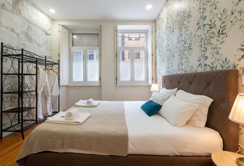 BmyGuest - Patio de Santa Catarina Apartment - image 34