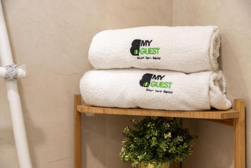 BmyGuest - Patio de Santa Catarina Apartment - image 25
