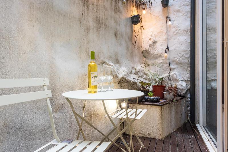 BmyGuest - Patio de Santa Catarina Apartment - image 41