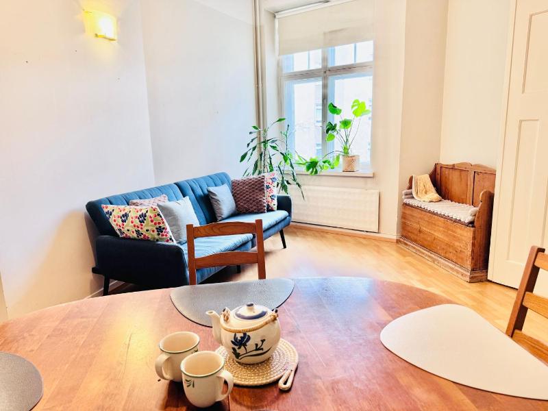 Charming Vintage-Style Apartment in the Heart of Helsinki Centre - image 9
