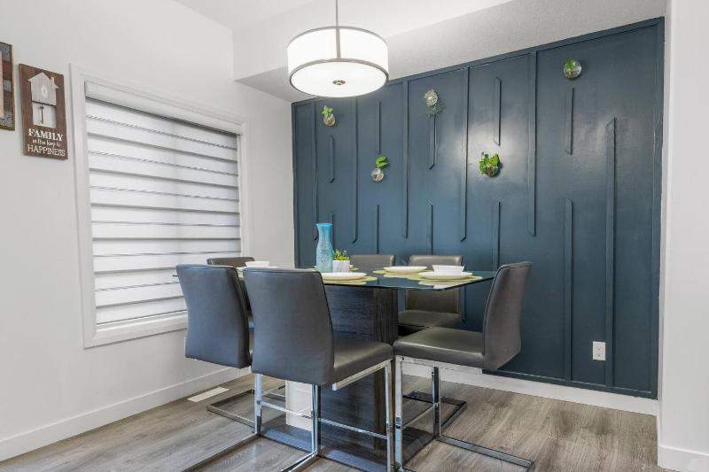 Modern 3BR Home Edmonton Near by Airport - image 19