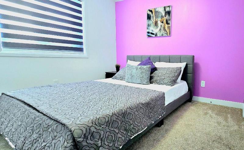 Modern 3BR Home Edmonton Near by Airport - image 40