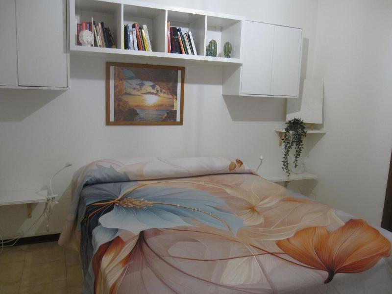 Cozy flat with garden near beach - image 9