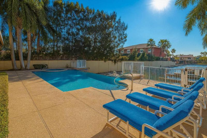 Channel views Private Boat Slip Pool & Patio apts - image 1