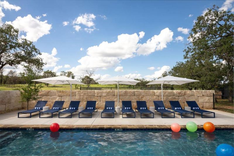 ParcBlu Unit 4 Modern Container Home Pool Hot Tub - image 45