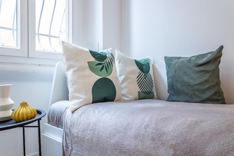 Modern and Elegant Apt - image 7