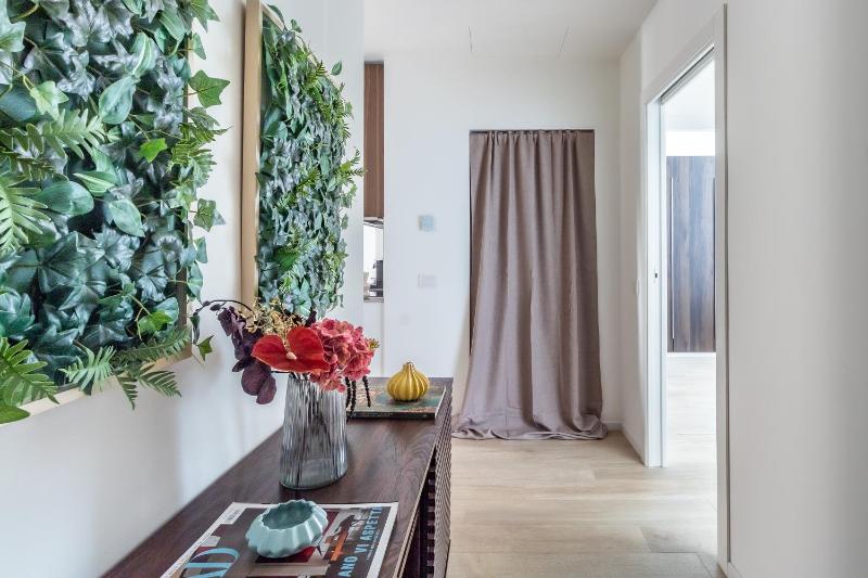 Modern and Elegant Apt - image 5