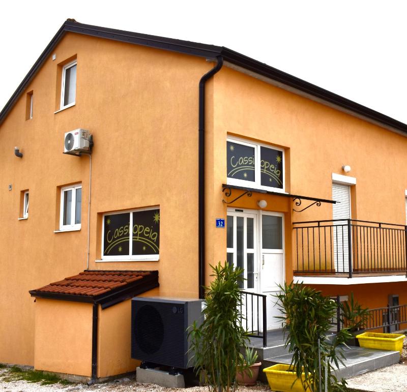 Apartmani Cassiopeia - image 4