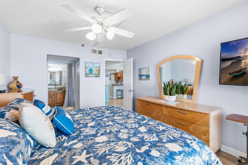 #302 Villa Madeira Condos - image 21