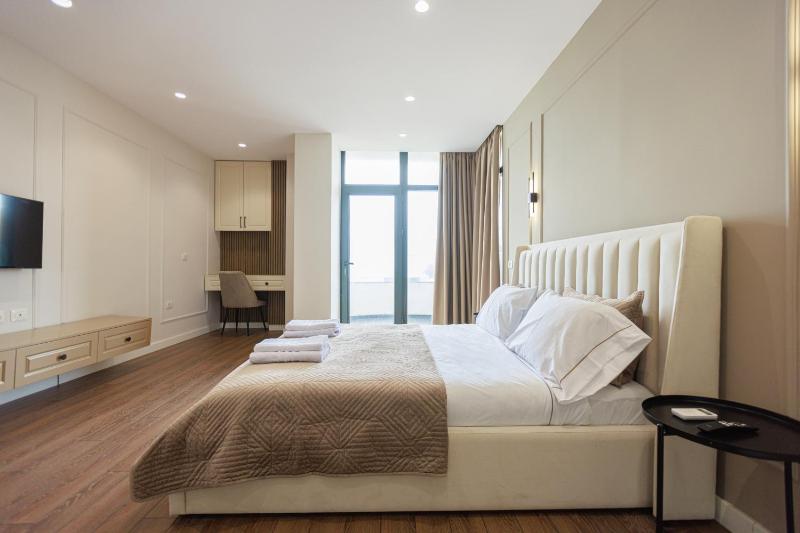 Modern SeaView 2 Bedroom Apartment by Moné Stays - image 5