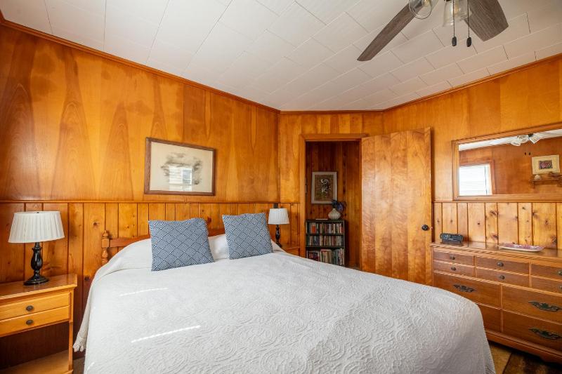Williams - S Nags Head MP 19 100 Ft to the Beach Ocean View 3 Bedrooms Close to Pier - image 3