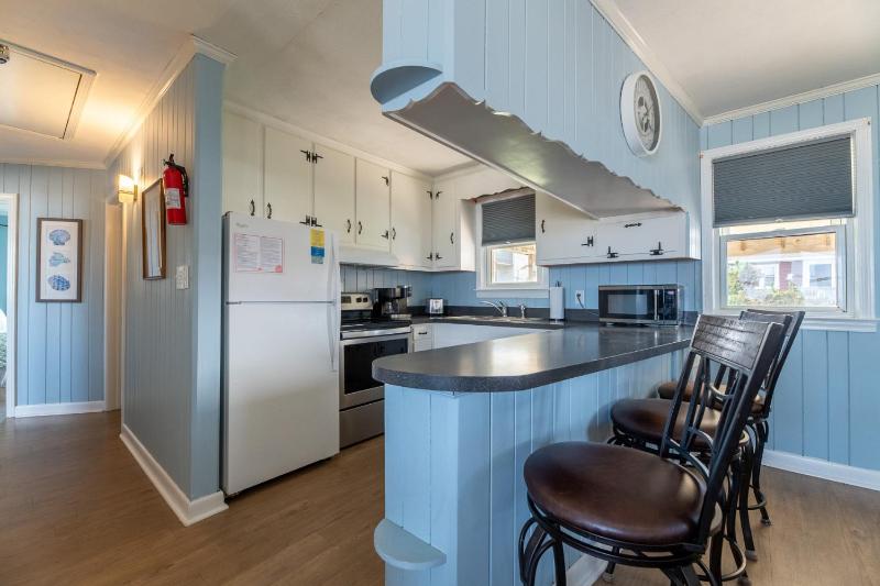 Aqua Hol - S Nags Head MP 18 Oceanfront Ocean View 3 Bedrooms Flex Stays Pets OK - image 5