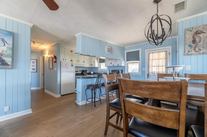 Aqua Hol - S Nags Head MP 18 Oceanfront Ocean View 3 Bedrooms Flex Stays Pets OK - image 11