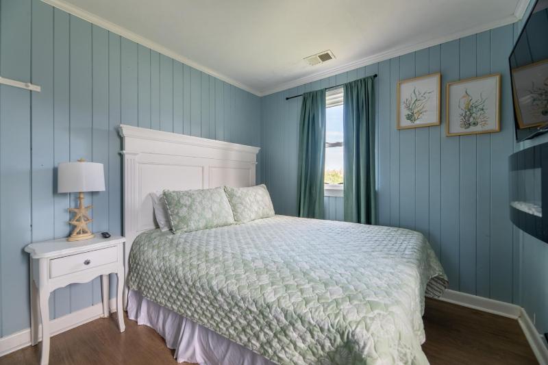 Aqua Hol - S Nags Head MP 18 Oceanfront Ocean View 3 Bedrooms Flex Stays Pets OK - image 30