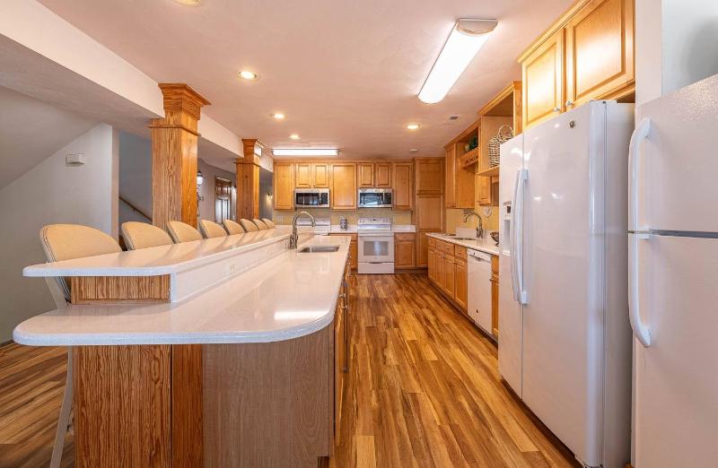 A Big Catch - KDH MP 8.5 Oceanfront Elevator Pool Hot Tub Spacious 10 Bedrooms Pets OK - image 15