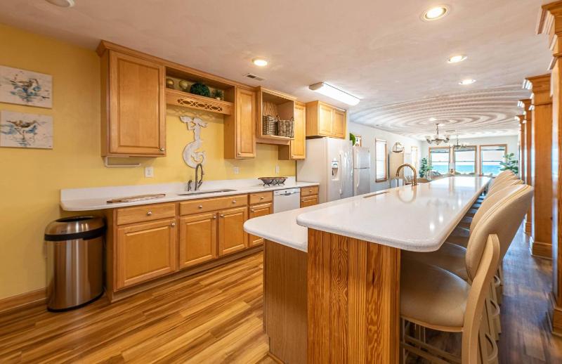 A Big Catch - KDH MP 8.5 Oceanfront Elevator Pool Hot Tub Spacious 10 Bedrooms Pets OK - image 6