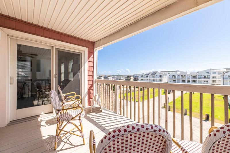 A Big Catch - KDH MP 8.5 Oceanfront Elevator Pool Hot Tub Spacious 10 Bedrooms Pets OK - image 28